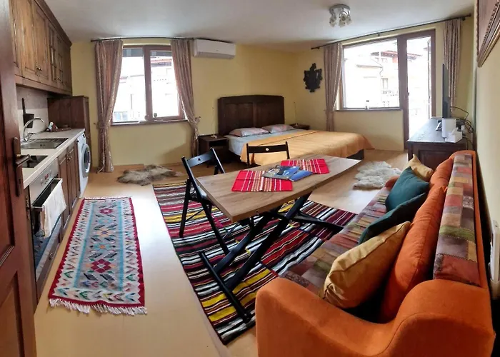 Mountain View Maggie Daire *